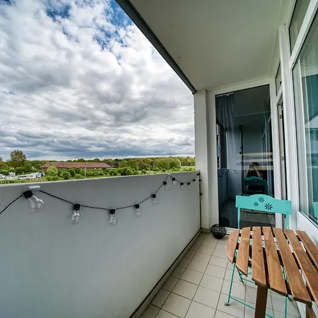 - Haus M, App 0m0205 *